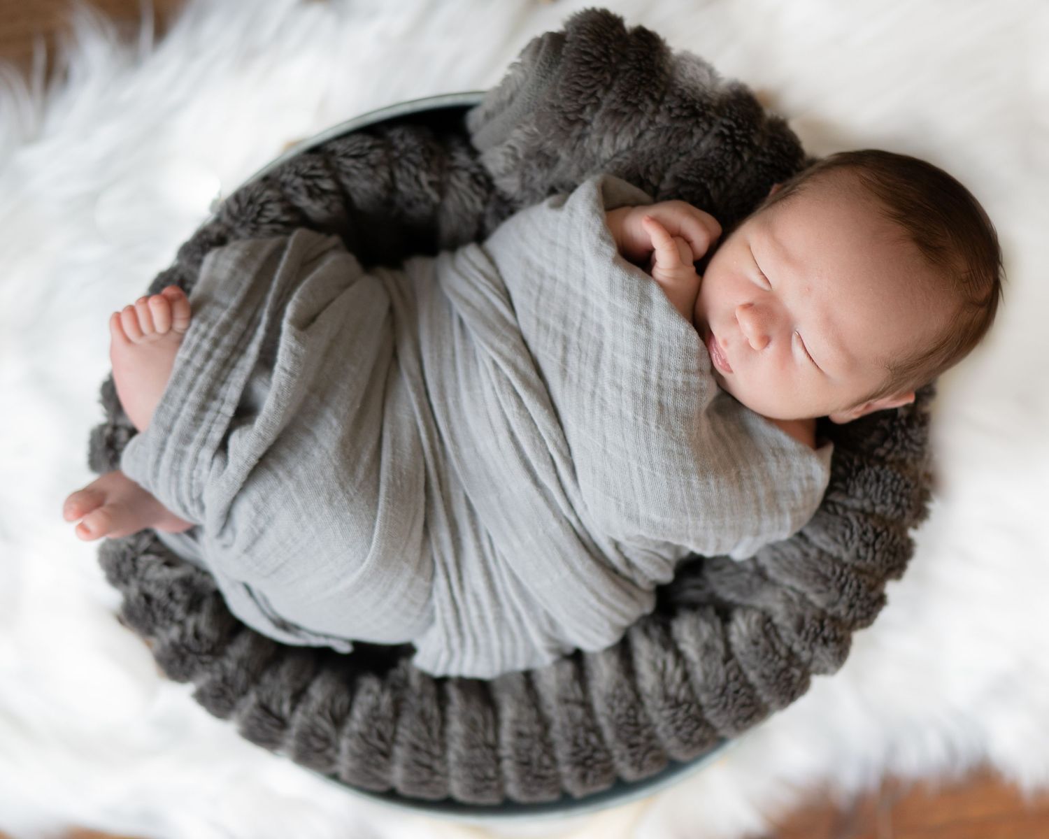 newborn_baby_in_basket