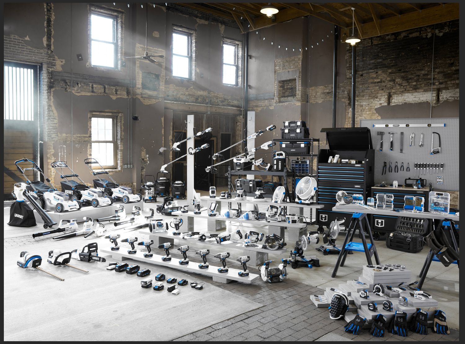 Hart all battery tools HART©
Photography by John Talbert for Hart