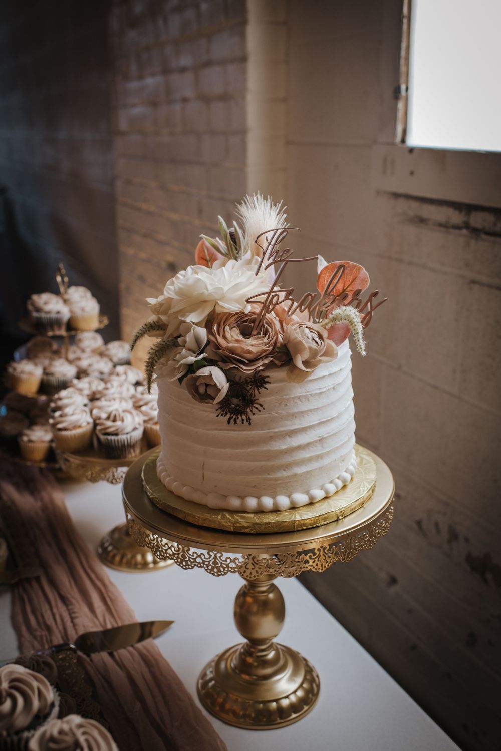 fall themed couples sized cake for fall wedding