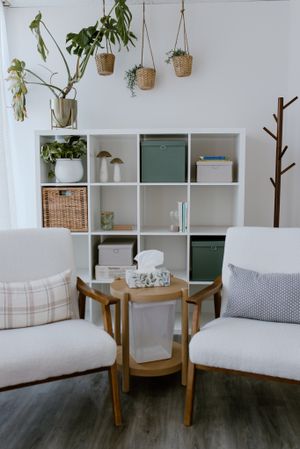 McKinnon Psychotherapy and Counselling Brand Session, Trenton Ontario - Charlotte Buckle Photography