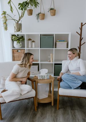 McKinnon Psychotherapy and Counselling Brand Session, Trenton Ontario - Charlotte Buckle Photography
