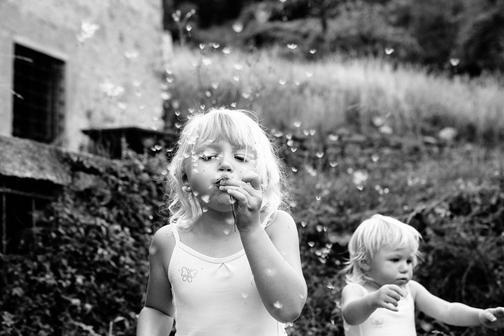 lifestyle family portraits of children near Barga Lucca Tuscany