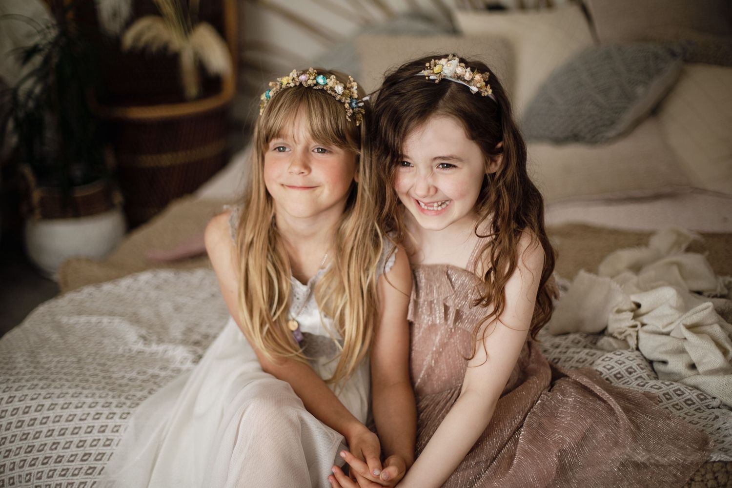Best friends photoshoot. Neutral tones and textures. Boho