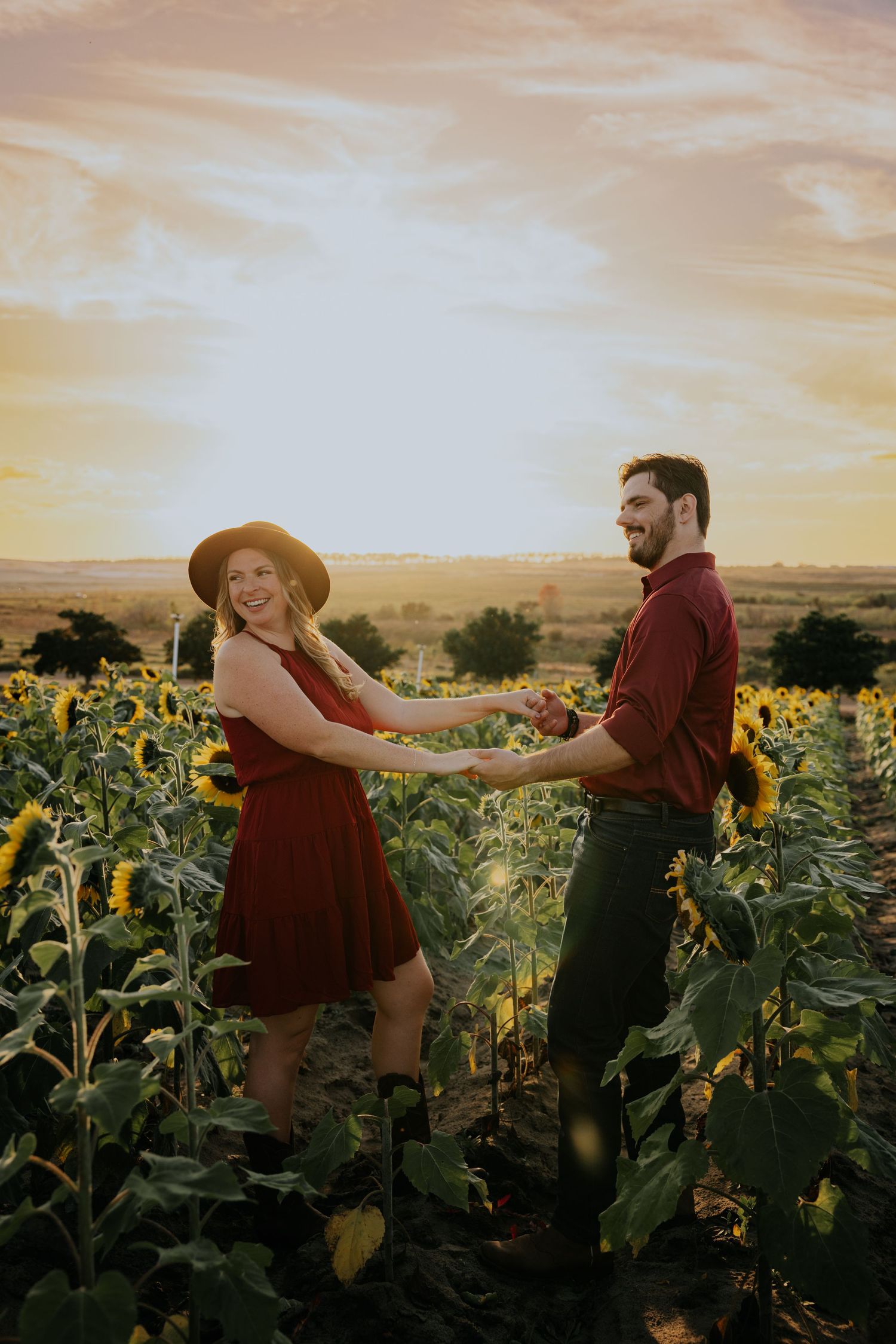 Sunflower Magic: Family & Couple Mini Photo Sessions at Southern Hill Farms in Clermont, FL