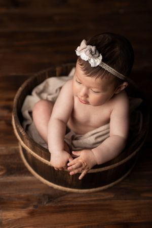 set-fotografico-studio-bebe-ciotola-legno