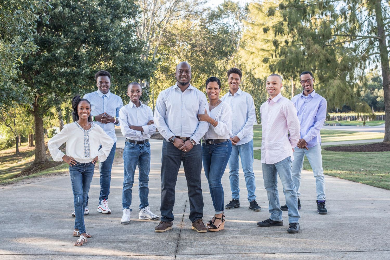 Family Outdoor Photo Session with White tops and Jeans Big Family in North Augusta SC