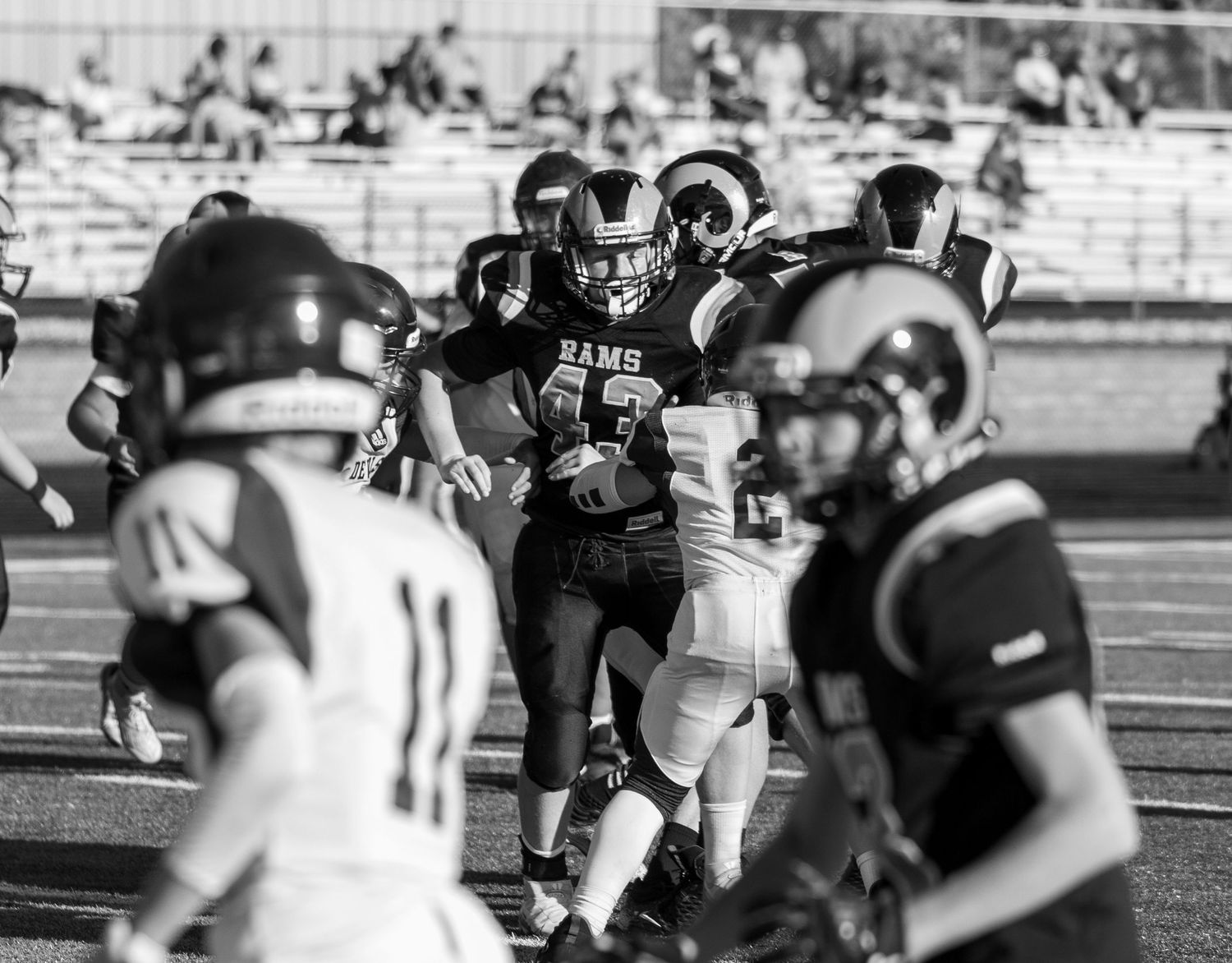 An Ohio-based photographer that specializes in wedding, Family, Seniors, and Sports photography. I'm always willing to t
