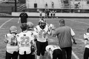 An Ohio-based photographer that specializes in wedding, Family, Seniors, and Sports photography. I'm always willing to t
