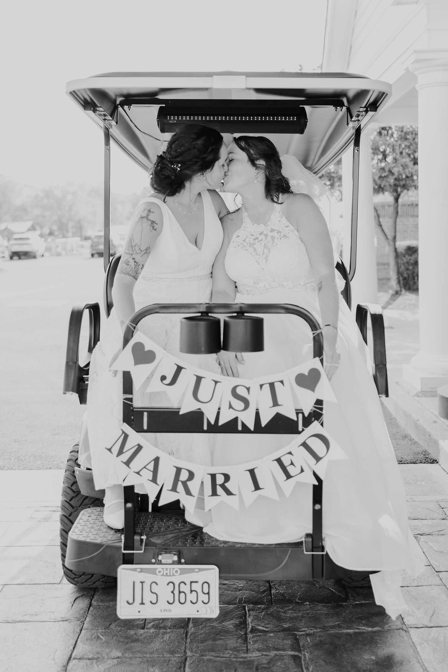 The Yacht Club, Ohio Photographer, Wedding Photographer, Ohio Wedding Photographer, Wedding Couple Photos