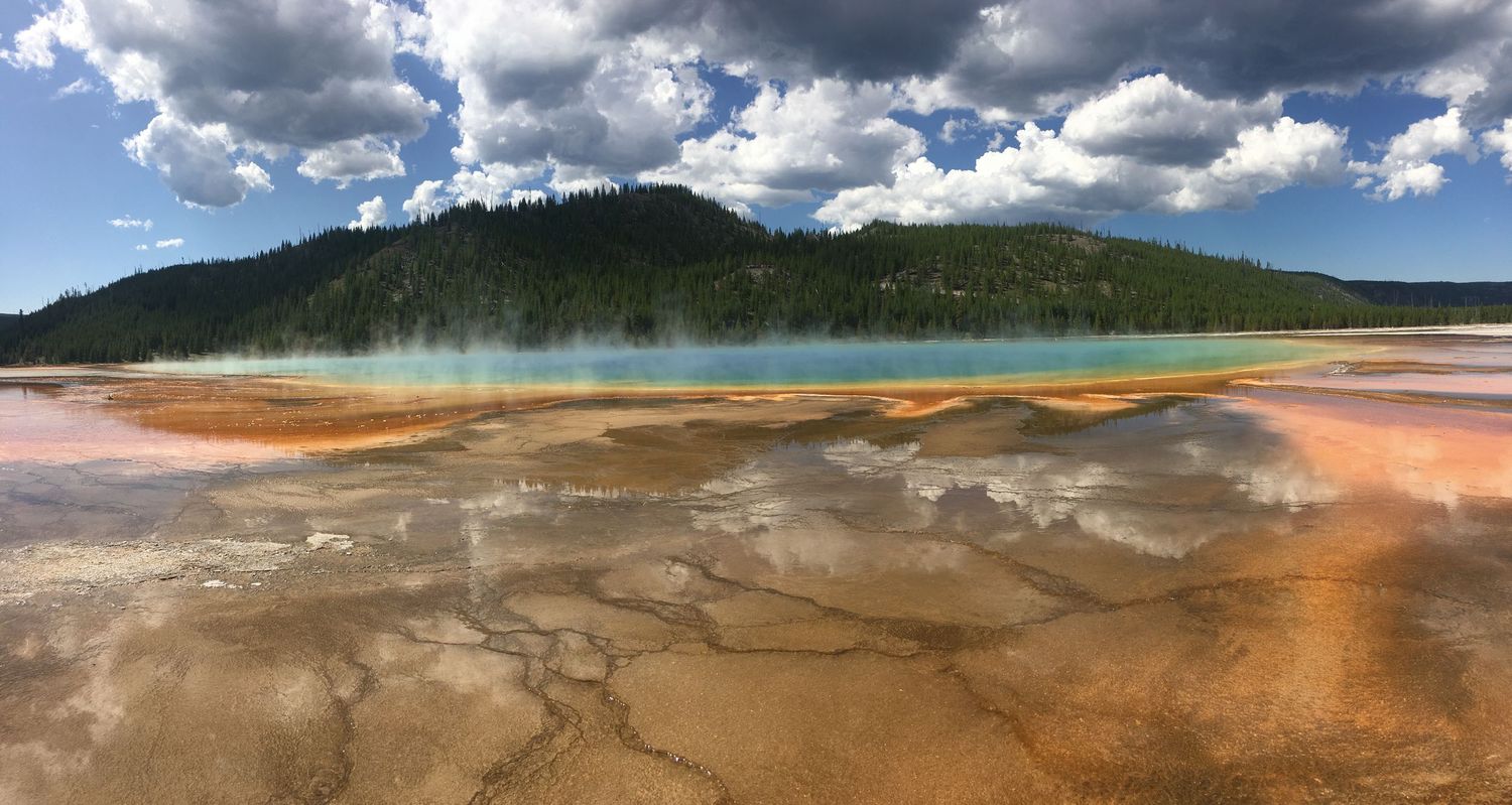 grand prismatic spring yellowstone national park