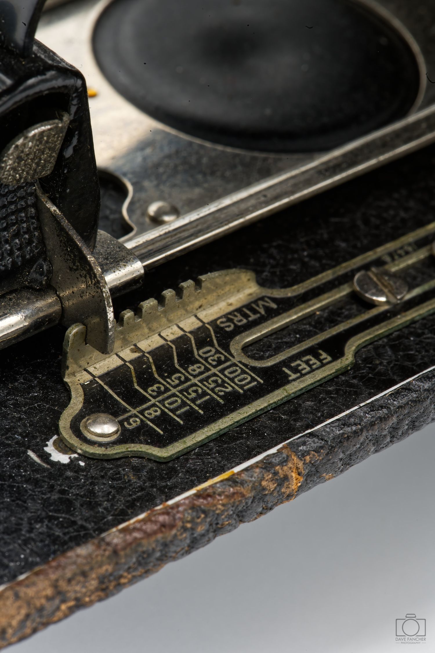 The Autographic 2-C's focus range plate