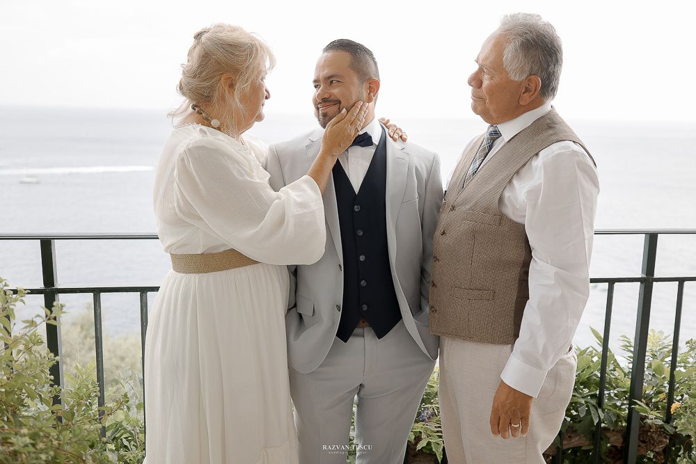 Amalfi Coast Photographer - Positano, Ravello, Amalfi, Maiori elopement, proposal, wedding creator. Book your photoshoot.