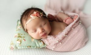 Easley newborn photographer, Greenville newborn photographer, Greenville Sc, Greenville moms,  Newborn, Moms, new mom