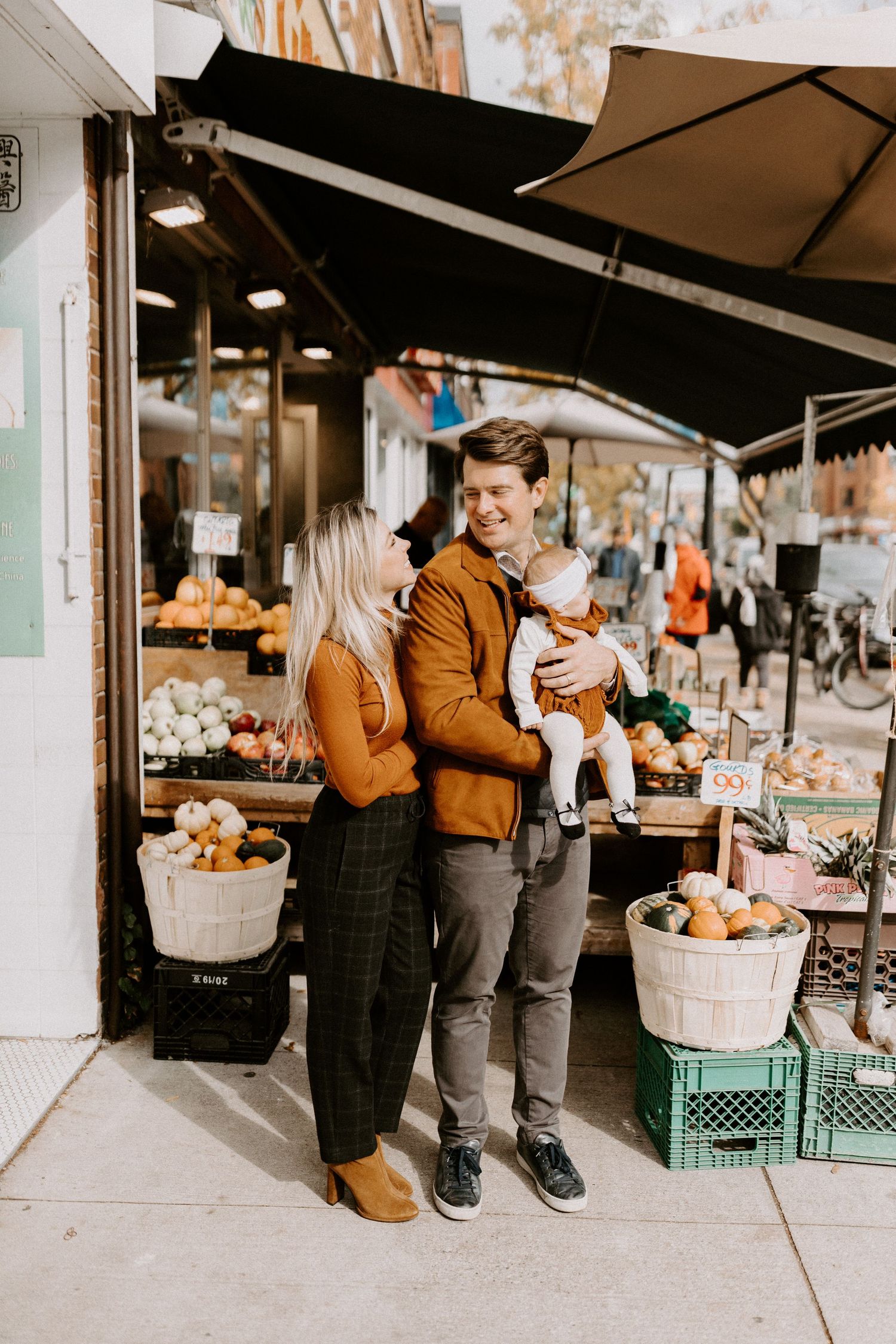 fall family photography candid toronto downtown bloor west