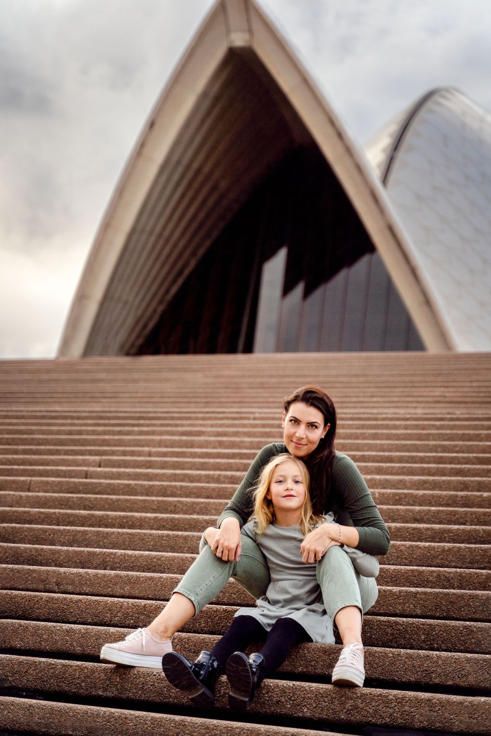 mother and daughter photoshoot sydney opera house
