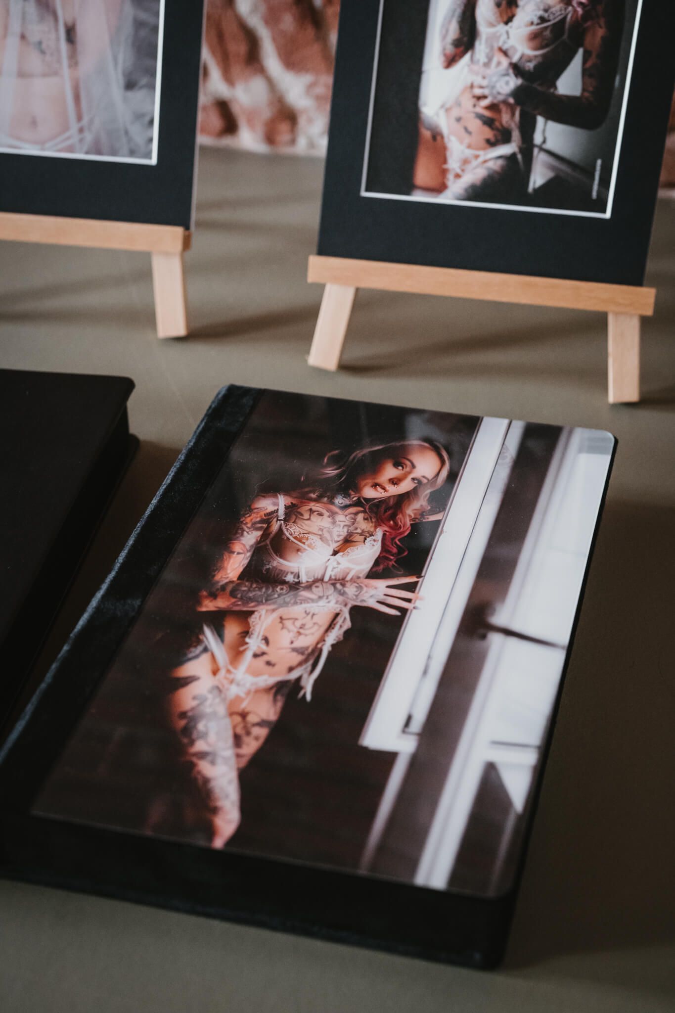 foliobox boudoir fotoshooting passepartout kartonkern kunstdruck fineart drucke hochwertige fotodrucke passepartout  box