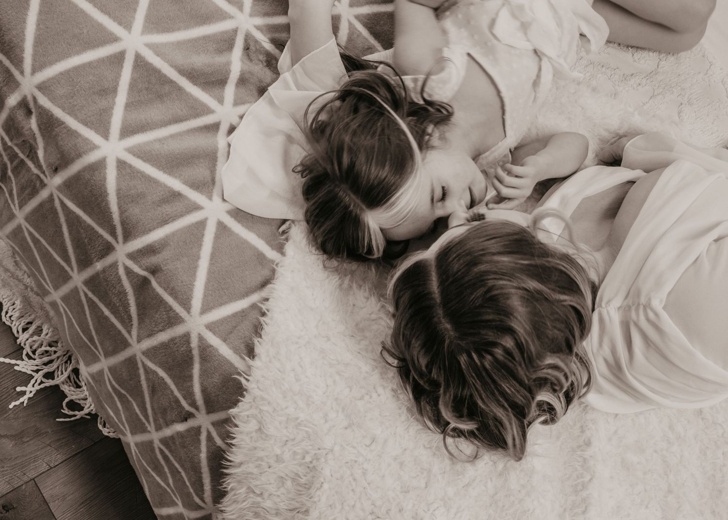 mother and daughter snuggle session