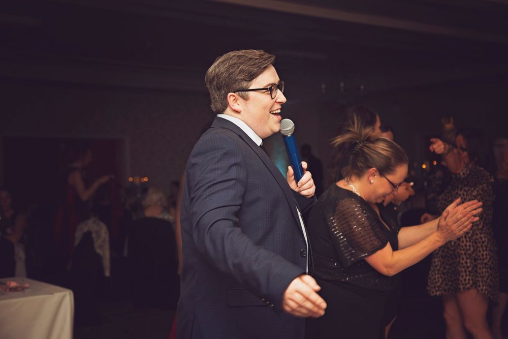 Photo of a singer at a Shendish Manor event