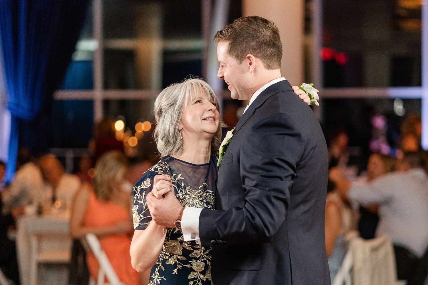 Discovery World Wedding, Milwaukee Lakefront Wedding, Milwaukee Wedding Photographer, Wisconsin Wedding Photos