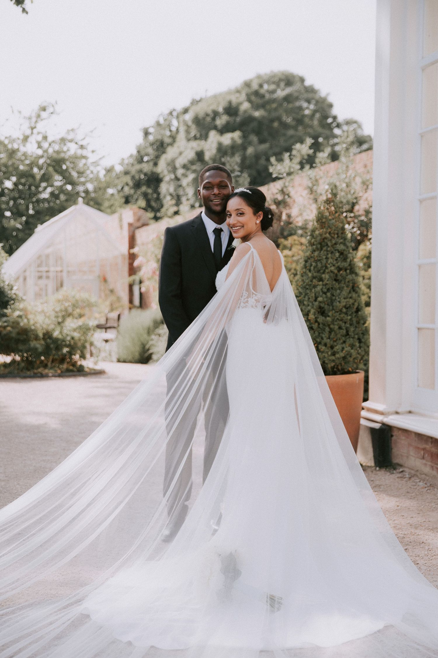 langtons registry office, professional couple wedding photos, wedding photographer in hornchurch, essex