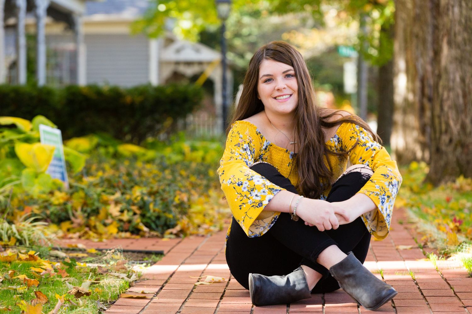 Cathedral valedictorian has senior shoot in Zionsville
