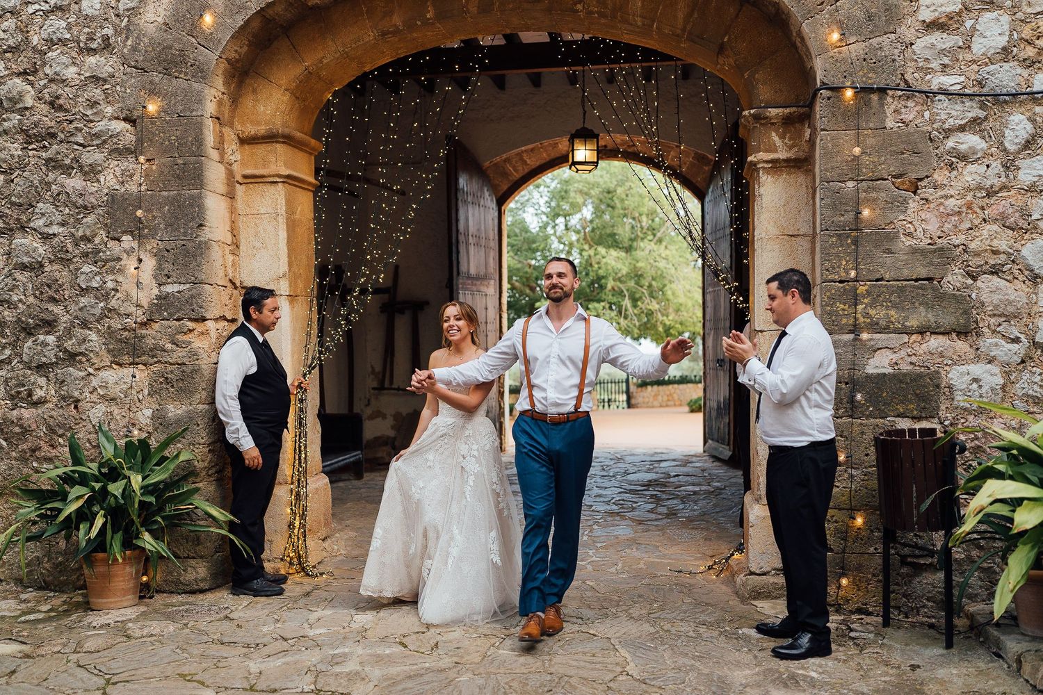 Mediterranean wedding in Mallorca, destination wedding photographer, dinner