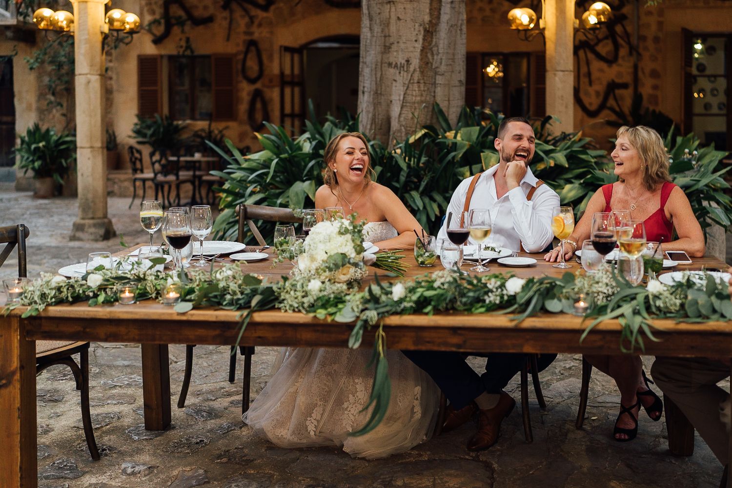 Mediterranean wedding in Mallorca, destination wedding photographer, dinner