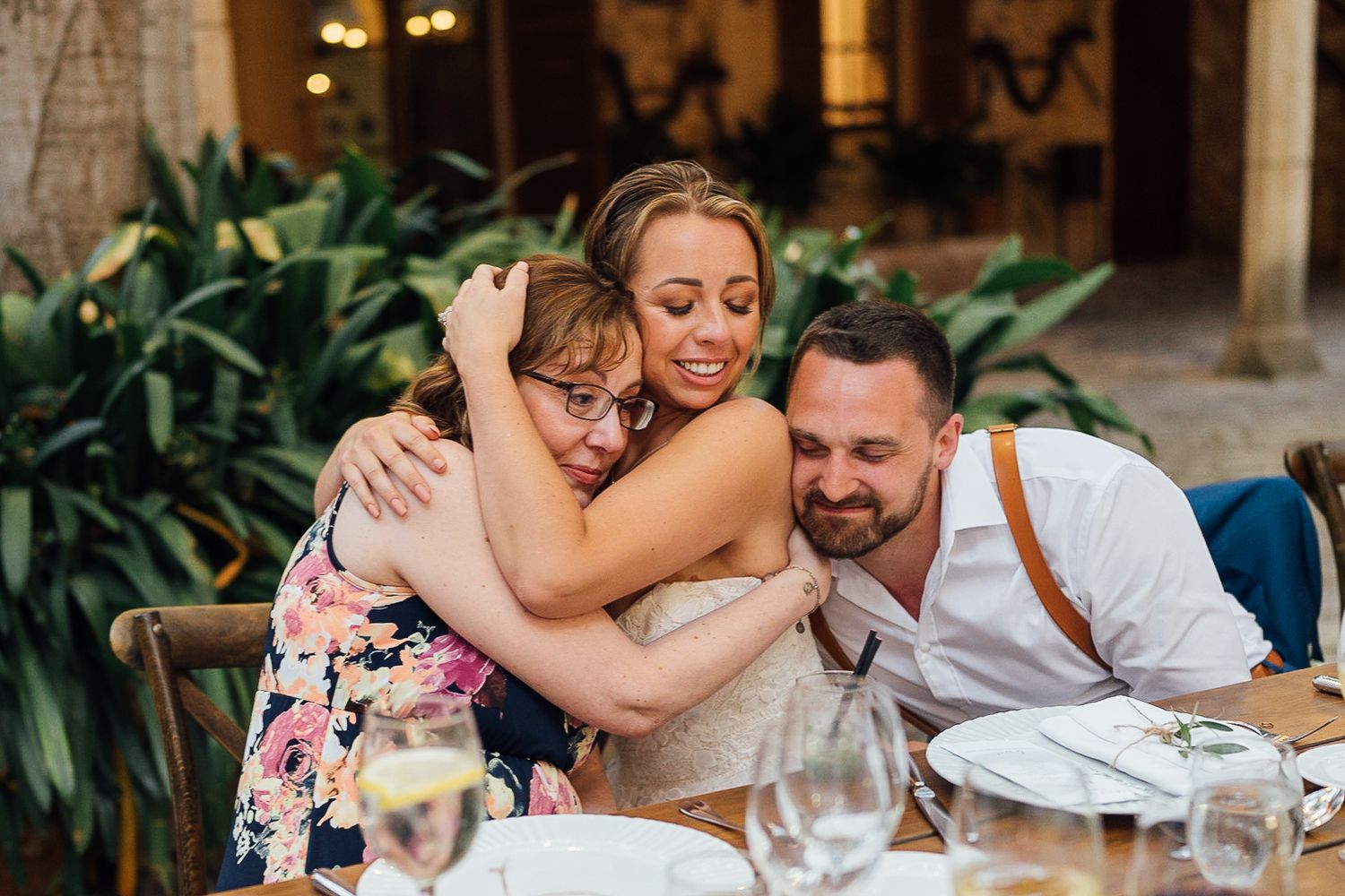 Mediterranean wedding in Mallorca, destination wedding photographer, dinner