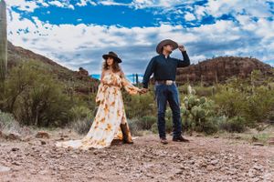 family photographer AZ, outdoor family portraits Arizona couples photographer, engagement photos AZ
