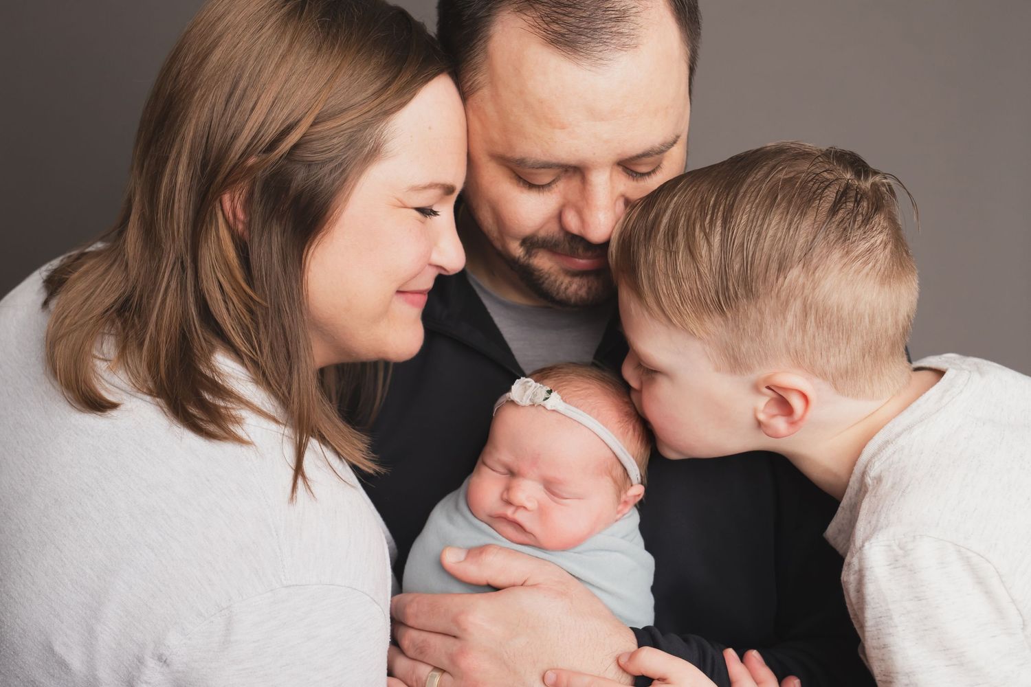 Newborn family photo, taken by Jen Knightstep, Photographer