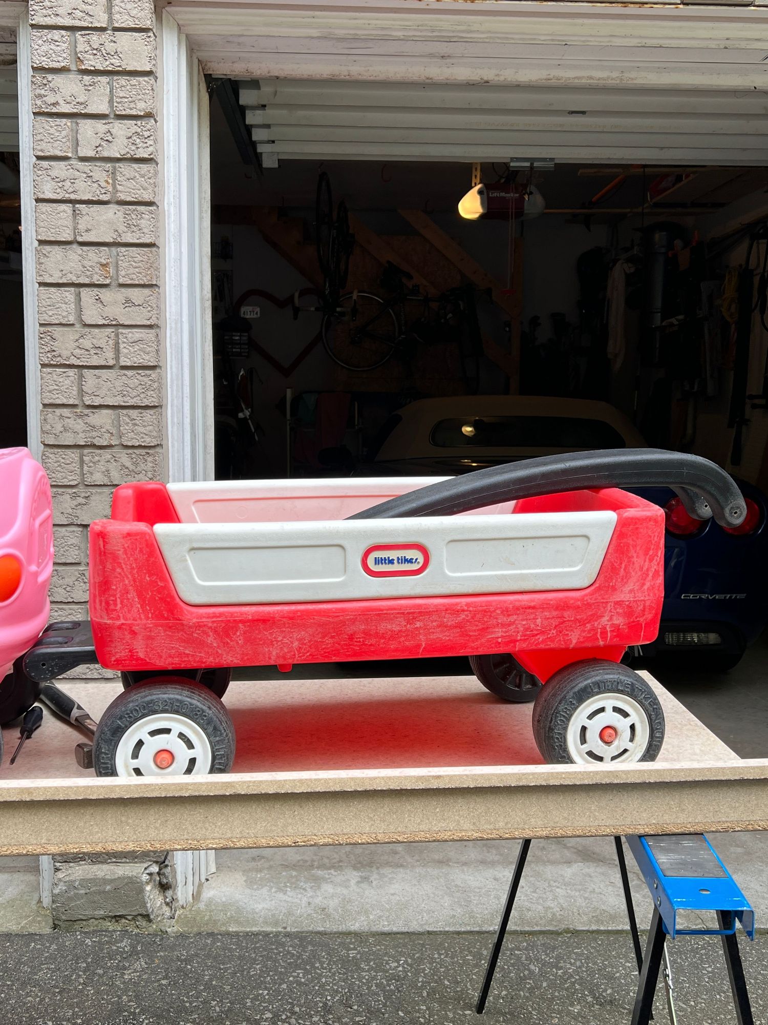 little tikes little red wagon