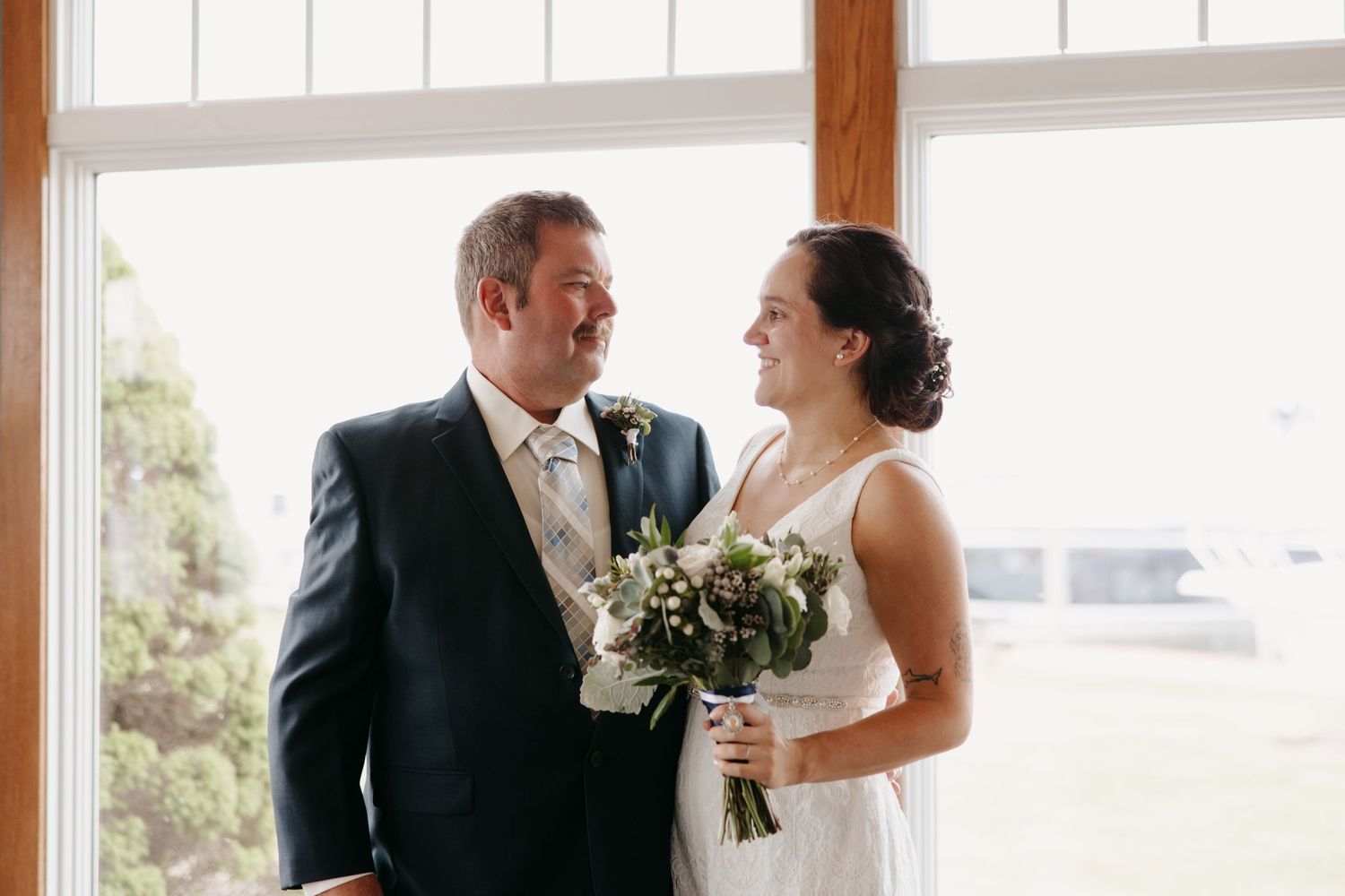 The Yacht Club, Ohio Photographer, Wedding Photographer, Ohio Wedding Photographer, First Look Photos