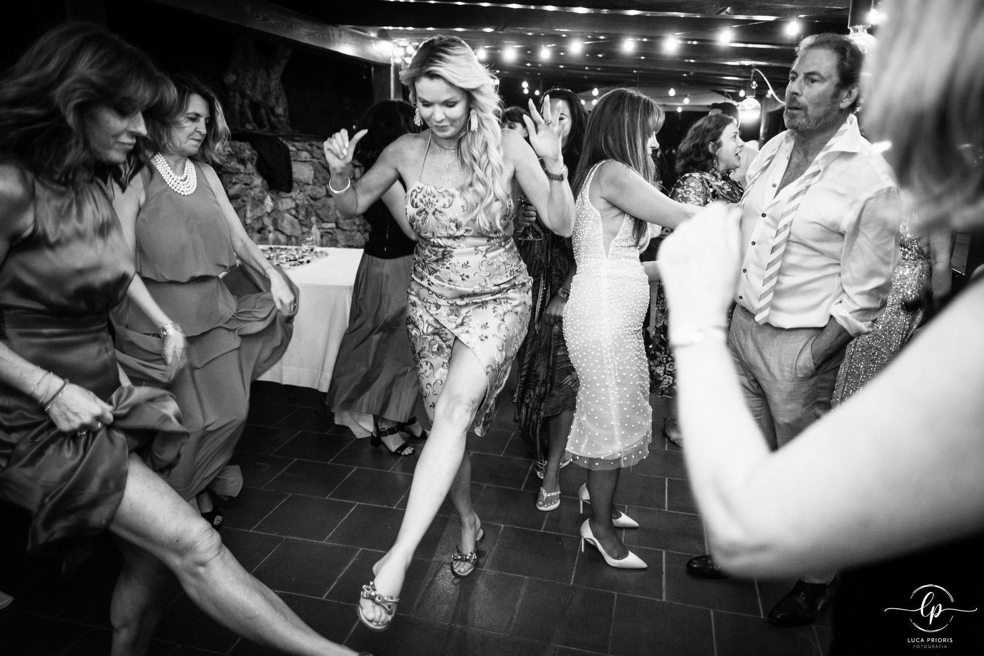 balli durante il ricevimento di matrimonio