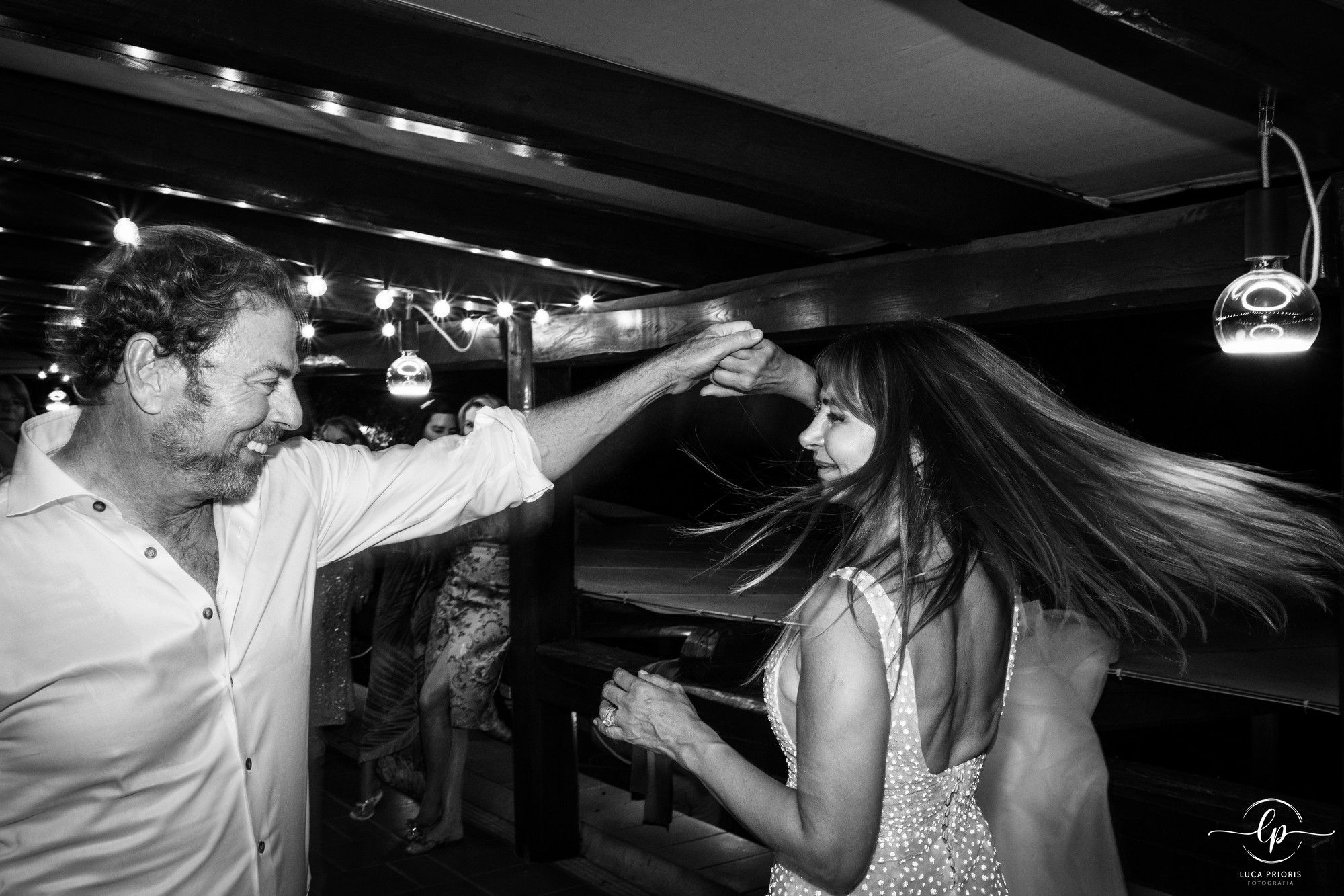 balli durante il ricevimento di matrimonio