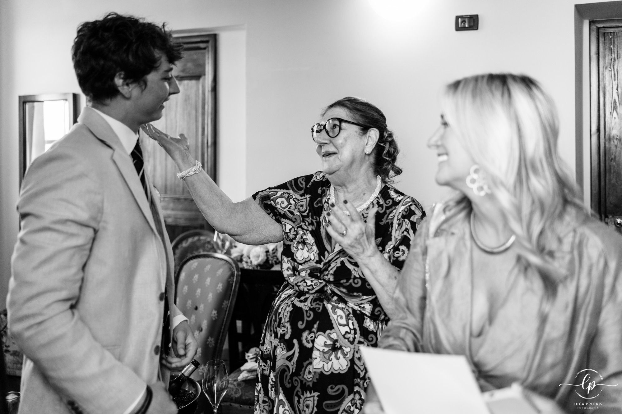 la mamma della sposa col nipote