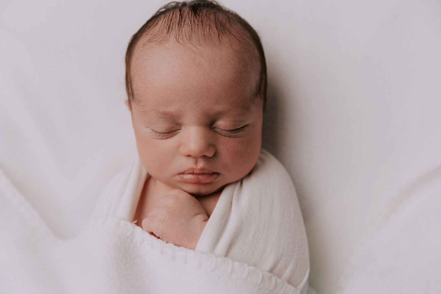 Newborn Photographer near me, Newborn photographer in essex, newborn photographer in basildon, newborn Photoshoot