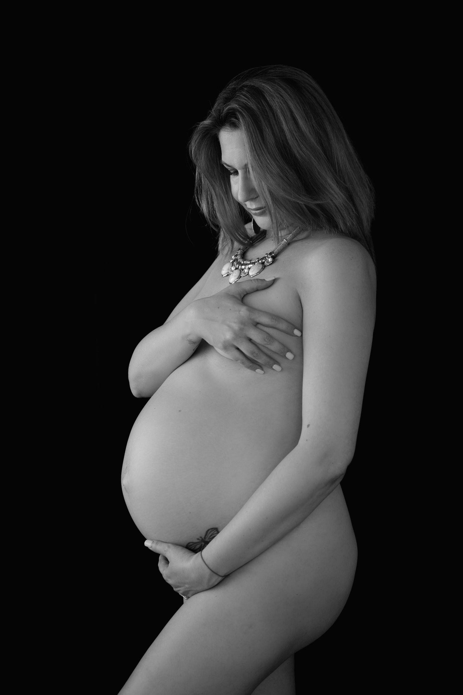 Nude Maternity, Black & White