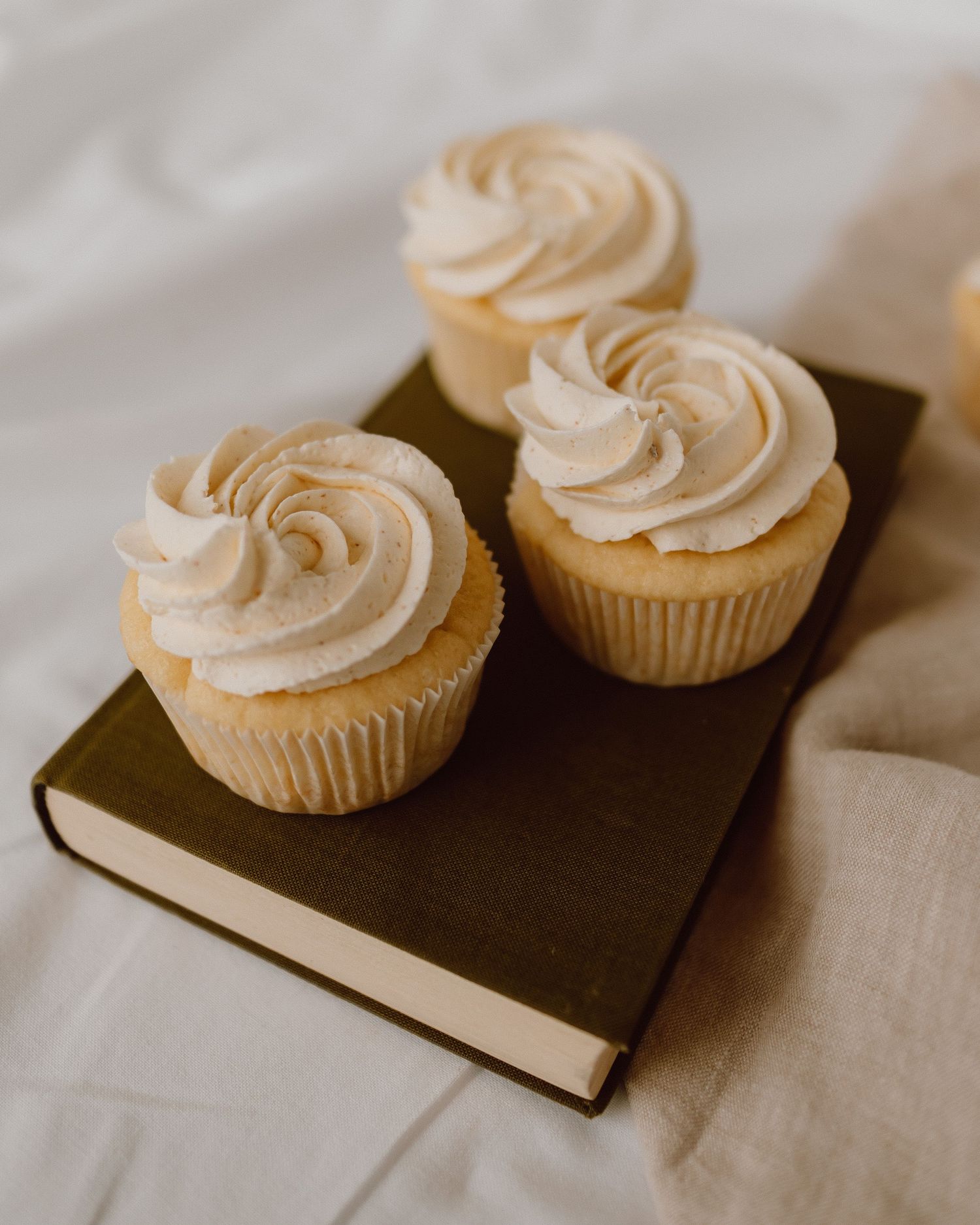 Cate Brodersen Photography Cupcakes for Boumbelle