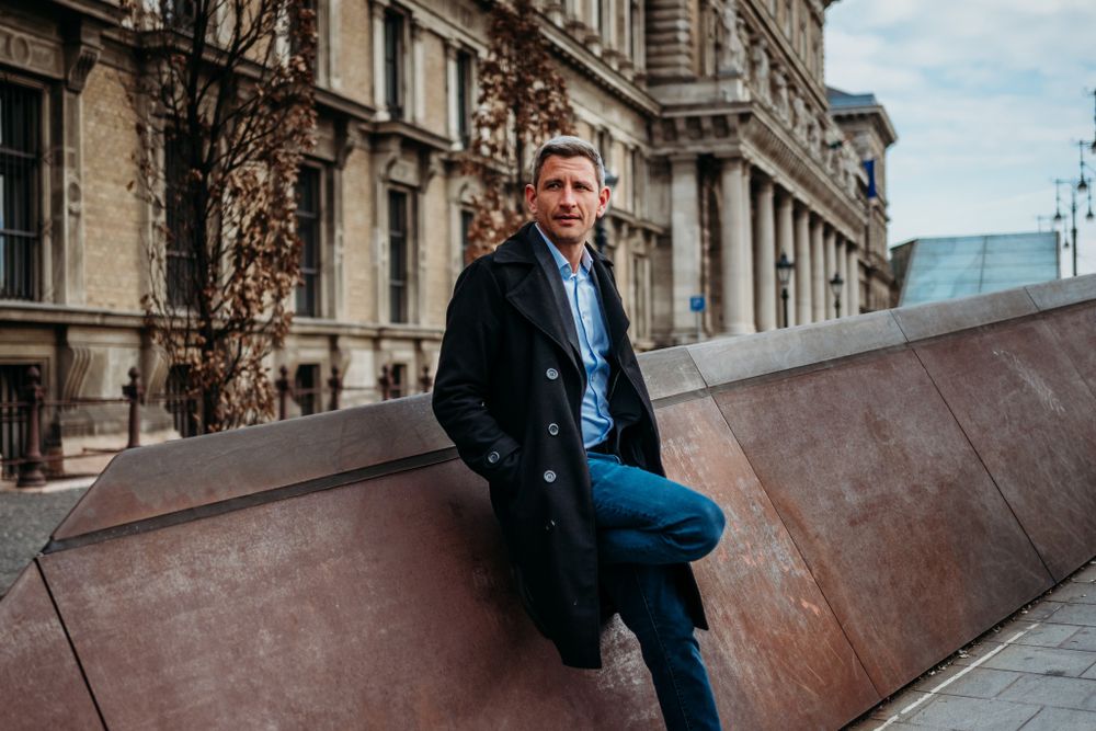 Férfi portré a városban Budapesten