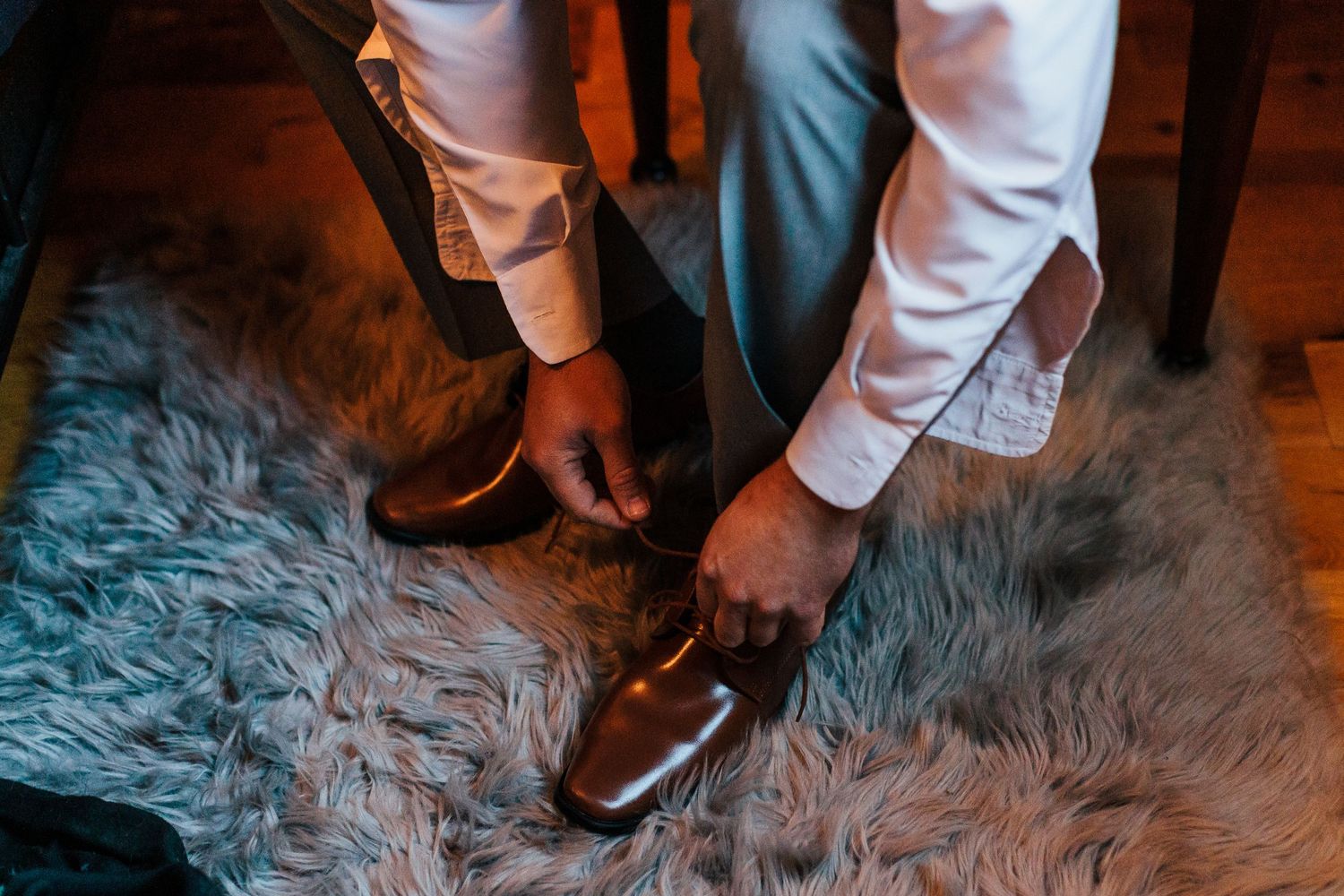 Groom getting ready wedding photography at Barn at Cottonwood in Jacksonville Florida by Barry Mickler