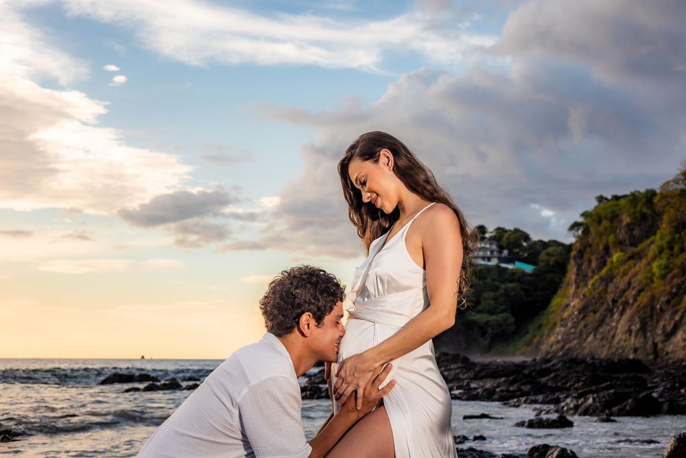 Pregnancy Couple Sunset Photo Shoot in Flamingo Beach