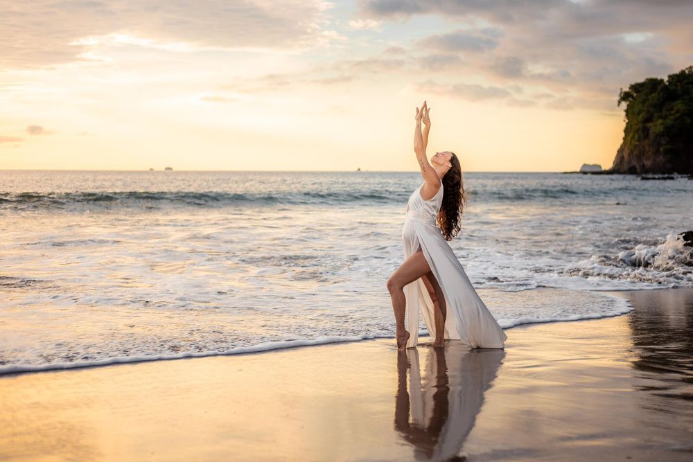 Pregnancy Portrait Sunset Photo Shoot in Flamingo Beach