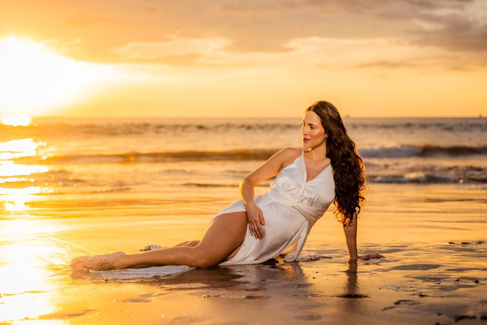 Pregnancy Portrait Sunset Photo Shoot in Flamingo Beach