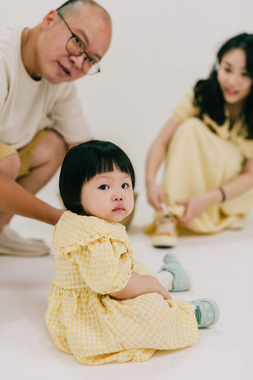 屏東攝影棚、屏東家庭寫真、屏東親子寫真、高雄家庭寫真、高雄親子寫真、高雄自然感寫真、美式家庭寫真、生活感家庭寫真、日式家庭寫真、韓式家庭寫真、屏東攝影工作室、高雄攝影工作室、高雄自助婚紗、屏東自助婚紗、週年婚紗、棚拍家庭寫真