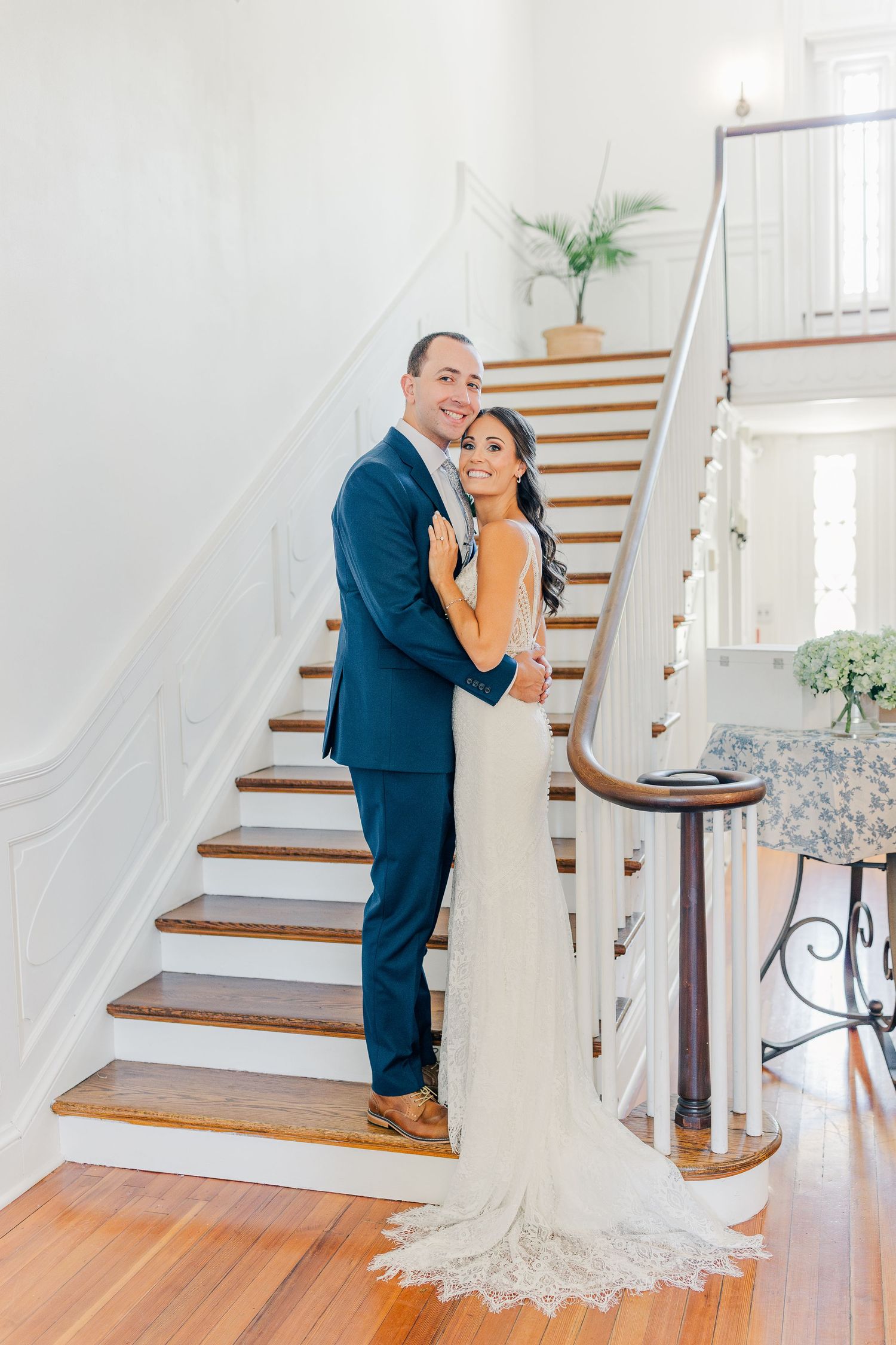 RUST MANOR HOUSE LEESBURG VIRGINIA WEDDING PICTURES BRIDE GROOM