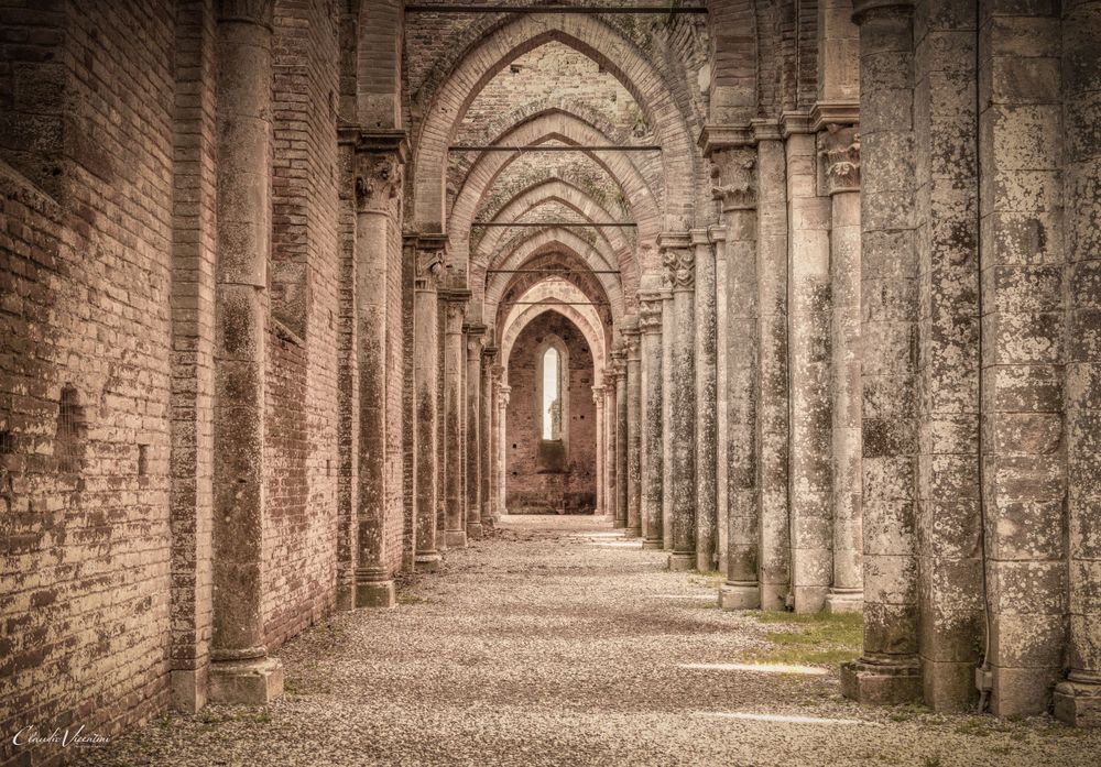 San Galgano Abbey (Tuscany) © Claudio Vicentini Photographer