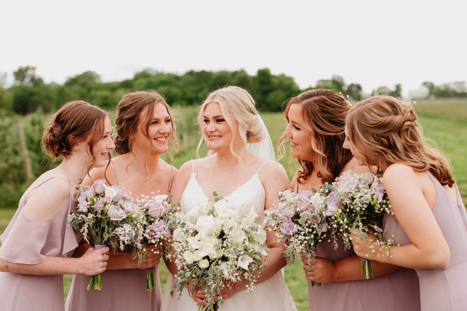 Ohio Photographer, Ohio Wedding, Wedding Photos, Bridal Party Photos, Pickwick Place, Wedding Portraits, Bridesmaids