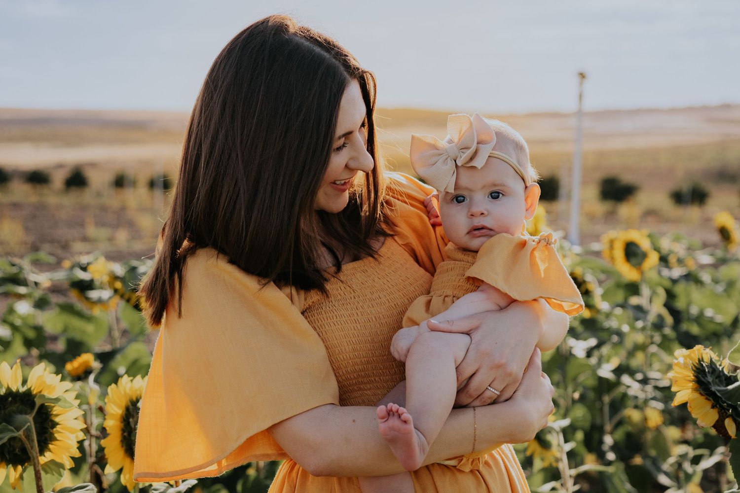 Sunflower Magic: Family & Couple Mini Photo Sessions at Southern Hill Farms in Clermont, FL