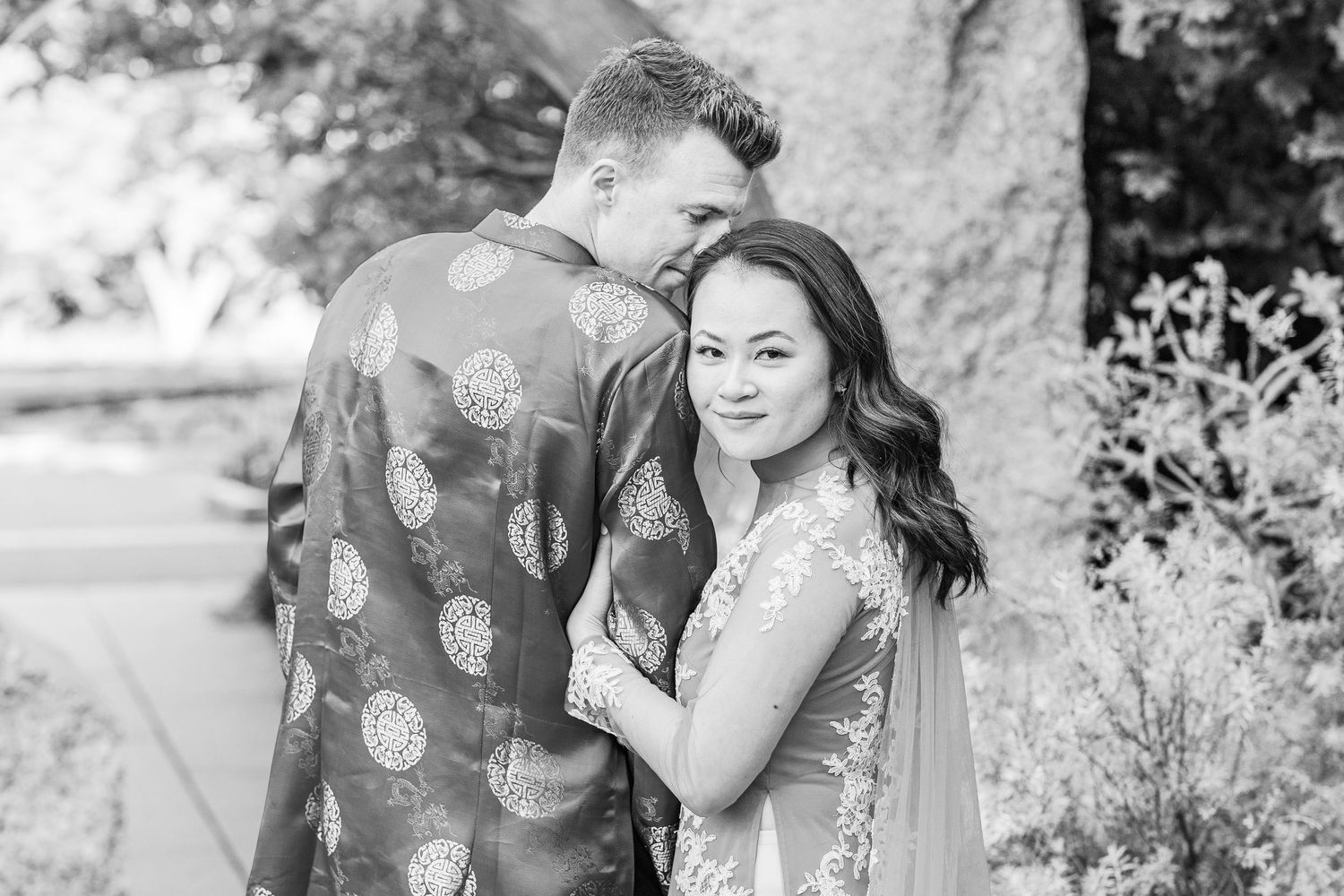 MOONGATE GARDEN WASHINGTON DC ENGAGEMENT PICTURES