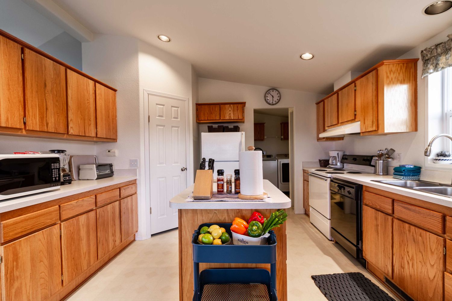 Image of kitchen for a Gold Beach, Oregon vacation rental house